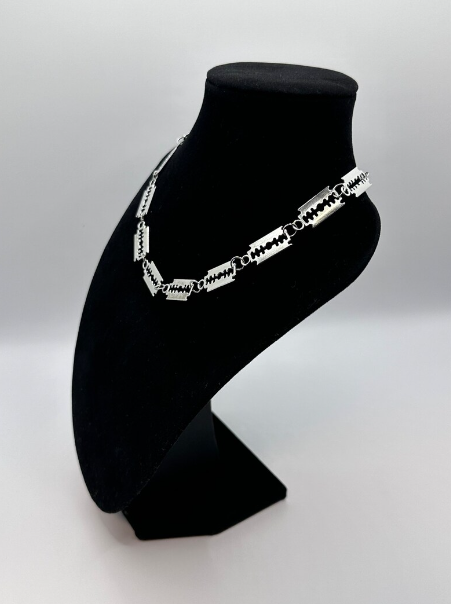 Razor Choker Chain