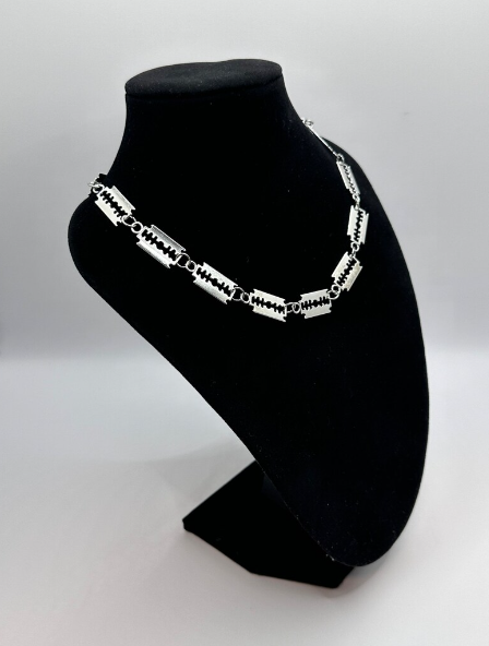 Razor Choker Chain