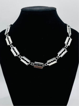 Razor Choker Chain